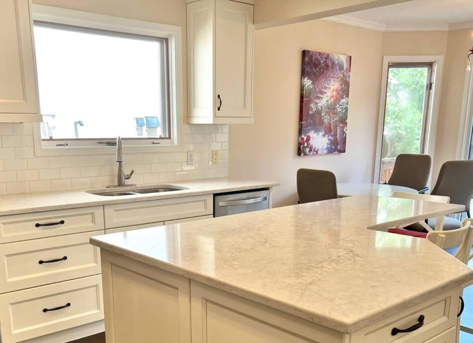 Crescent Heights Majesty Villa YYC Eksteriør bilde